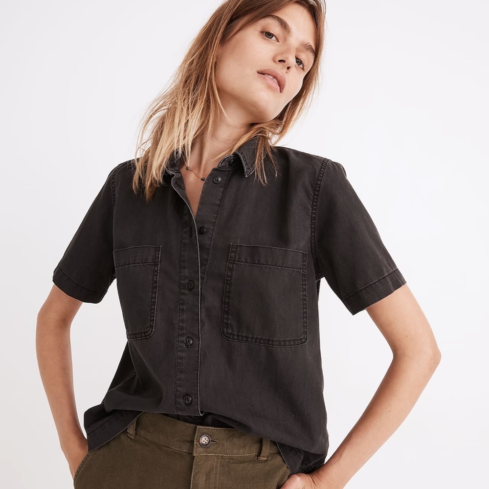 Madewell Denim Short-Sleeve Button-Up Shirt in Lunar Wash - Large